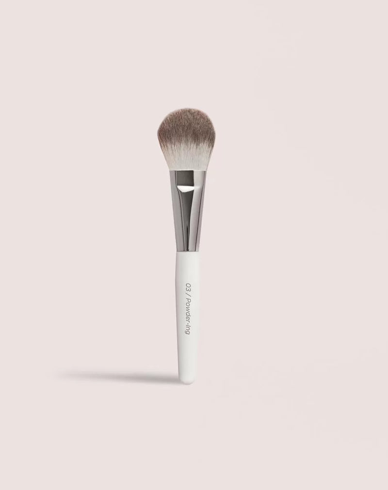 Powder-Ing Brush